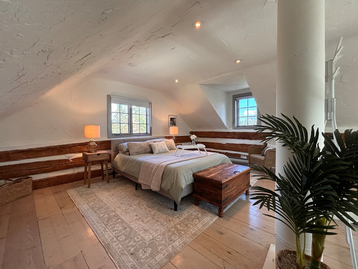 Maple Lane cabin room